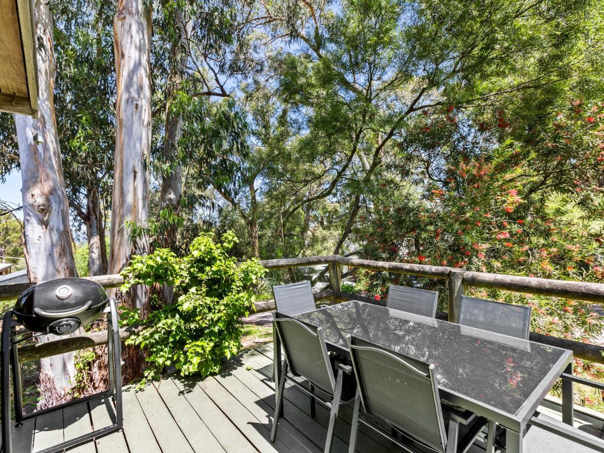 Groovy Ocean View Log House: Pet-friendly Retreat With Wildlife Holiday home *